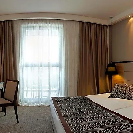 Astera & With Free Private Hotel