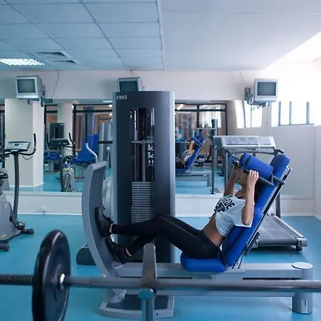 ホテル Astera & With Free Private 4*