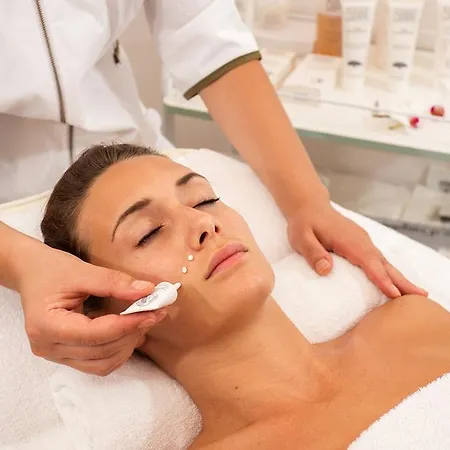 ホテル Astera & With Free Private 4*