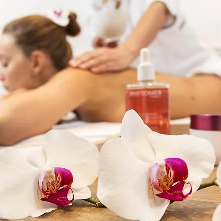 Astera & With Free Private ホテル